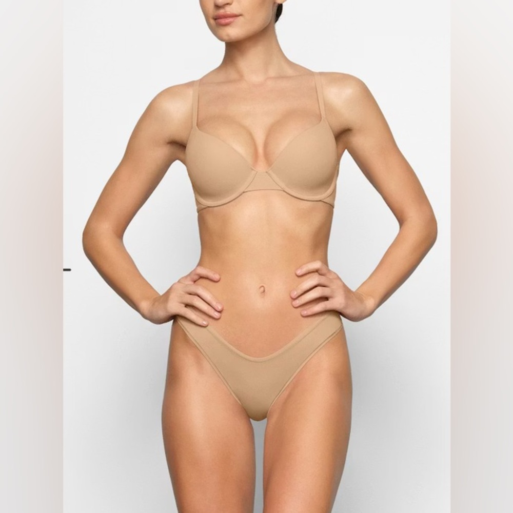 SKIMS FITS EVERYBODY T SHIRT BRA-CLAY 34C BNWOT